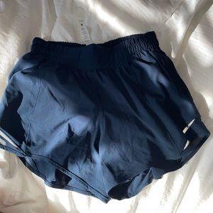 Lululemon hotty hot 4 inch shorts navy